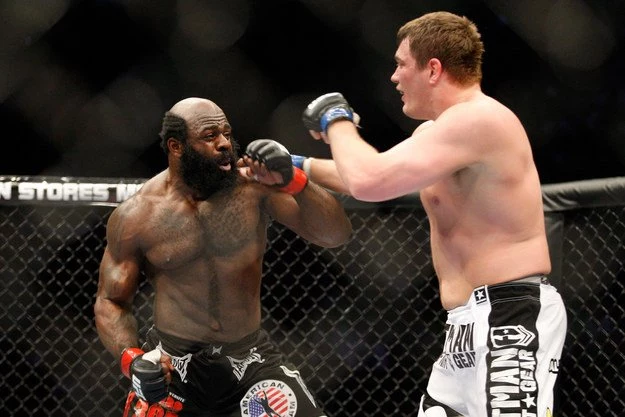 Kimbo Slice (z lewej) chce zostać bokserem