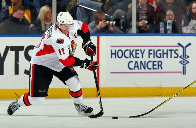 Daniel Alfredsson z Ottawa Senators w meczu z Buffalo zdobył 1000. punkt w NHL! Daniel Alfredsson z Ottawa Senators w meczu z Buffalo zdobył 1000. punkt w NHL!