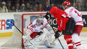 Przemysław Odrobny w bramce hokejowej reprezentacji Polski fot: Tadeusz Bącal