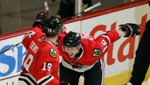 Tomas Kopecky i Jonathan Toews zdobyli w sumie 6 punktów dla Chicago Blackhawks