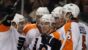 Radość hokeistów Philadelphia Flyers