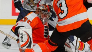 Hokeiści Florida Panthers aż czterokrotnie pokonali Siergieja Bobrowskiego (Philadelphia Flyers)