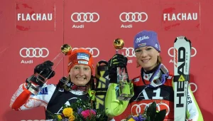 Tanja Poutiainen (z lewej) i Maria Riesch