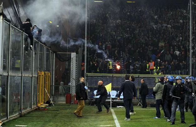 Serbscy kibice nie popisali się w Genui