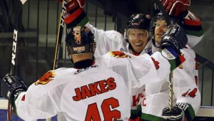 Radość hokeistów GKS-u Tychy fot: Andrzej Grygiel