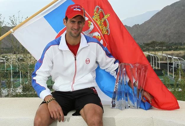 Novak Djoković z trofeum Novak Djoković z trofeum