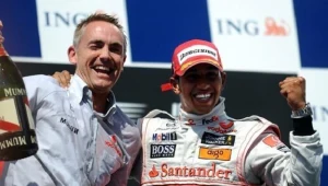 Szef McLarena Martin Whitmarsh z Lewisem Hamiltonem
