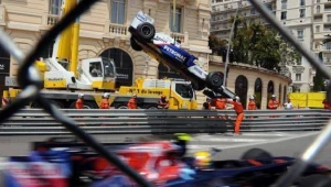 Bolid Roberta Kubicy w Monaco w 2009 r. uległ awarii.