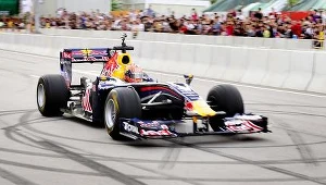 Jaime Alguersuari w bolidze Toro Rosso