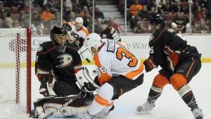 Jonas Hiller nie uchronił Anaheim Ducks od porażki z Philadelphia Flyers