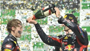 Sebastian Vettel (z lewej) i Mark Webber