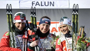 Justyna Kowalczyk będzie walczyć z Marit Bjoergen (L) i Therese Johaug (P).