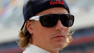 Kimi Raeikkoenen miał wypadek na skuterze śnieżnym!