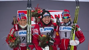 Podium po biegu na 10 km (od lewej): Johaug, Kowalczyk i Skofterud