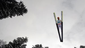 Kamil Stoch poleciał wysoko i daleko w Engelbergu.