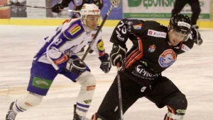 Michał Radwański w akcji, po której strzeli gola dla Ciarko PBS Bank w meczu z Unią fot: Bednarczyk