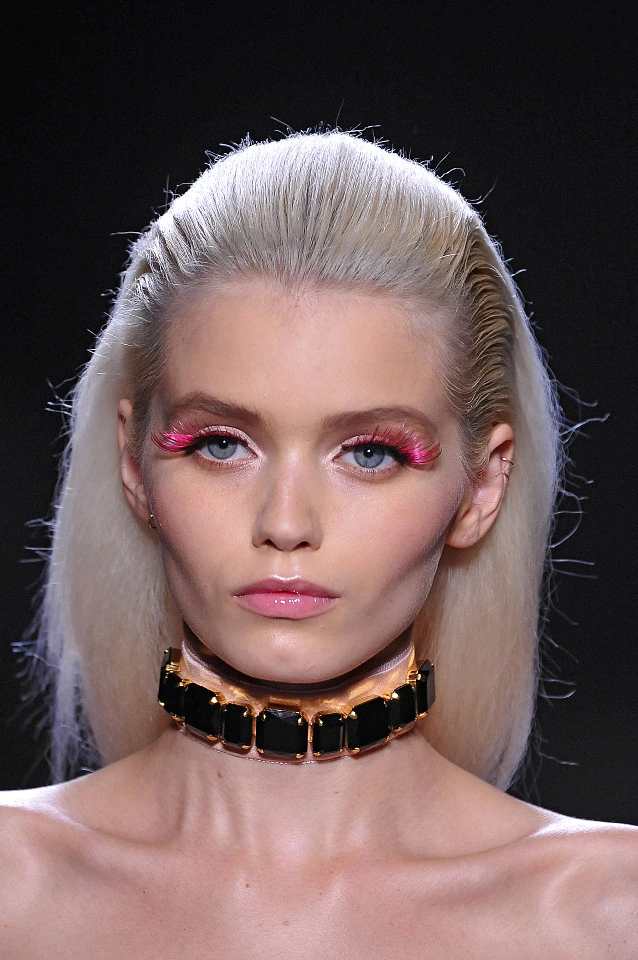 Modelki na pokazie Viktor&Rolf 