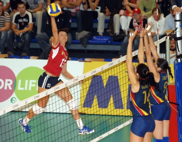 ME siatkarek grupa B: Polska - Hiszpania 3:0 (25:21, 25:22, 25:20)