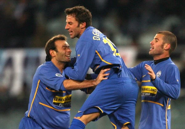 W meczu 16. kolejki Serie A Juventus Turyn pokonał na wyjeździe Lazio Rzym 3:2. Zwycięstwo gościom zapewnił niezawodny Alessandro Del Piero.