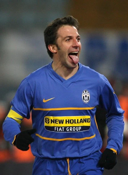 W meczu 16. kolejki Serie A Juventus Turyn pokonał na wyjeździe Lazio Rzym 3:2. Zwycięstwo gościom zapewnił niezawodny Alessandro Del Piero.