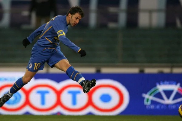 W meczu 16. kolejki Serie A Juventus Turyn pokonał na wyjeździe Lazio Rzym 3:2. Zwycięstwo gościom zapewnił niezawodny Alessandro Del Piero.