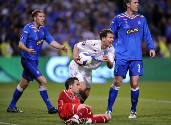 Konstantin Żyrianow (z piłką) dobił Rangers