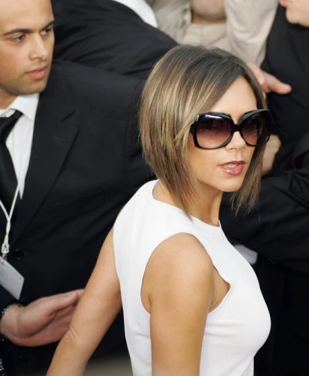 Dla jednych jest symbolem seksu, dla innych - kiczu. Kto to taki? "Posh Spice", czyli Victoria Beckham żona gwiazdy światowego futbolu Davida. Dla jednych jest symbolem seksu, dla innych - kiczu. Kto to taki? "Posh Spice", czyli Victoria Beckham żona gwiazdy światowego futbolu Davida.