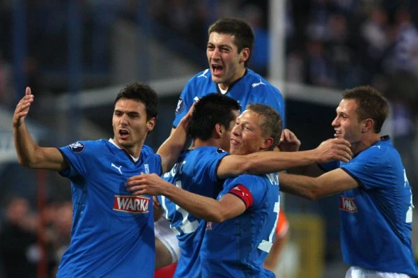 Piłkarze Lecha Poznań pokonali po dogrywce Austrię Wiedeń 4:2 w rewanżowym meczu pierwszej rundy Pucharu UEFA. Lechici awansowali do fazy grupowej. Fot. Adam Ciereszko.