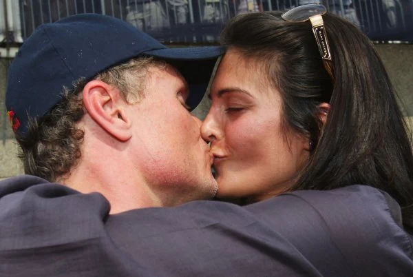 David Coulthard to jedna z legend F1. W minionym roku brytyjski kierowca zakończył karierę, w czasie której aż 62 razy stawał na podium. Teraz ma więcej czasu dla narzeczonej, Karen Minier.