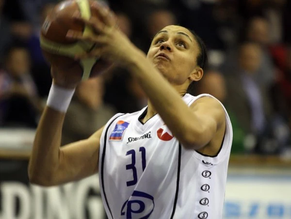 W spotkaniu 24. kolejki Ford Germaz Ekstraklasy Wisła Can-Pack Kraków pokonała we własnej hali Finepharm AZS KK Jelenia Góra 84:52. Fot. Miłosz Wyszyński.