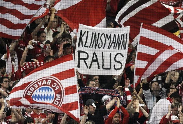 Fani Bayerun domagają się odejścia trenera Jurgena Klinsmanna.