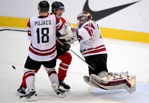 Ćwierćfinał hokejowych MŚ: Kanada - Łotwa 4:2 (0:0, 3:1, 1:1) Ćwierćfinał hokejowych MŚ: Kanada - Łotwa 4:2 (0:0, 3:1, 1:1)