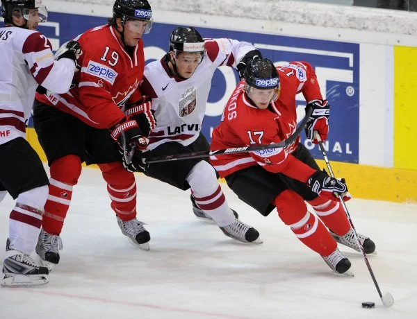 Ćwierćfinał hokejowych MŚ: Kanada - Łotwa 4:2 (0:0, 3:1, 1:1) Ćwierćfinał hokejowych MŚ: Kanada - Łotwa 4:2 (0:0, 3:1, 1:1)
