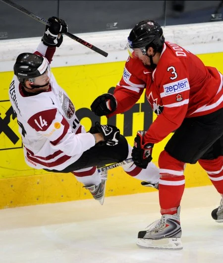 Ćwierćfinał hokejowych MŚ: Kanada - Łotwa 4:2 (0:0, 3:1, 1:1) Ćwierćfinał hokejowych MŚ: Kanada - Łotwa 4:2 (0:0, 3:1, 1:1)