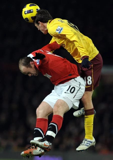 17. kolejka Premier League: Manchester United - Arsenal Londyn 1-0 (1-0). W bramce "Kanonierów" wystąpił Wojciech Szczęsny dla którego był to debiut w Premier League.
