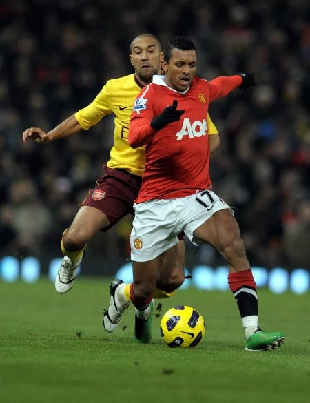 17. kolejka Premier League: Manchester United - Arsenal Londyn 1-0 (1-0). W bramce "Kanonierów" wystąpił Wojciech Szczęsny dla którego był to debiut w Premier League.
