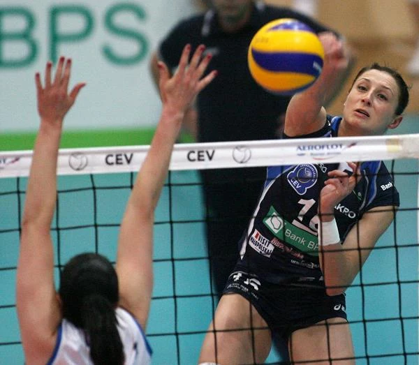 Lindsey Berg z Cortese nie zablokowała Aleksandry Jagieło z Muszynianki Lindsey Berg z Cortese nie zablokowała Aleksandry Jagieło z Muszynianki