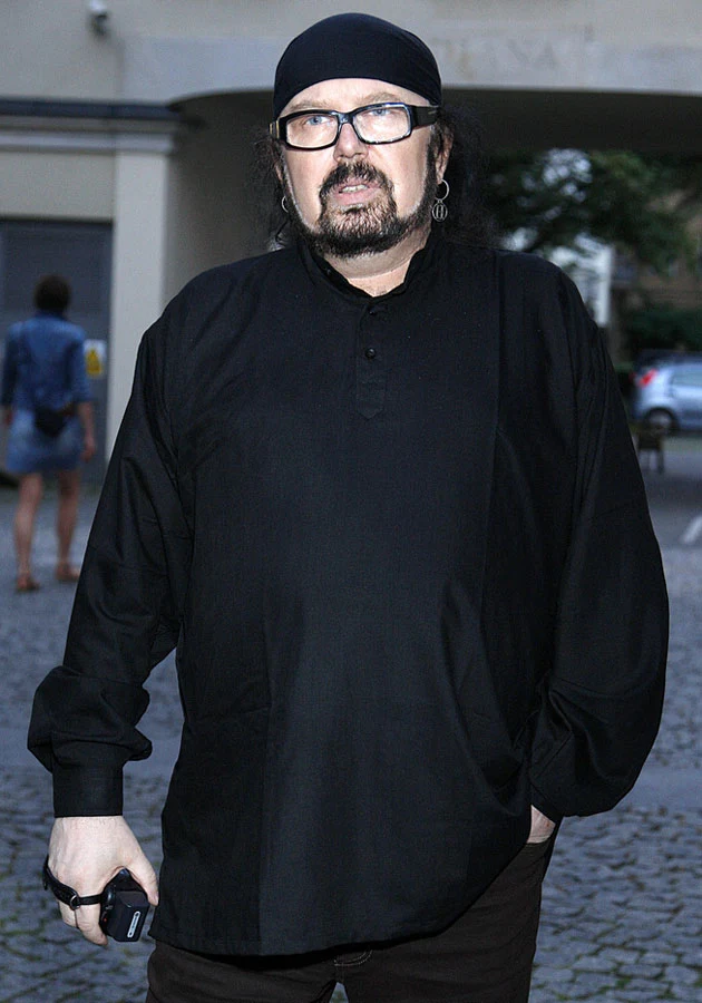 Zbigniew Hołdys kreuje się na "sumienie narodu", ale nie jest nieskazitelny - mówi Seweryn Reszka. Zbigniew Hołdys kreuje się na "sumienie narodu", ale nie jest nieskazitelny - mówi Seweryn Reszka.