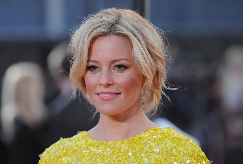 Elizabeth Banks w sukni projektu Bill Blass