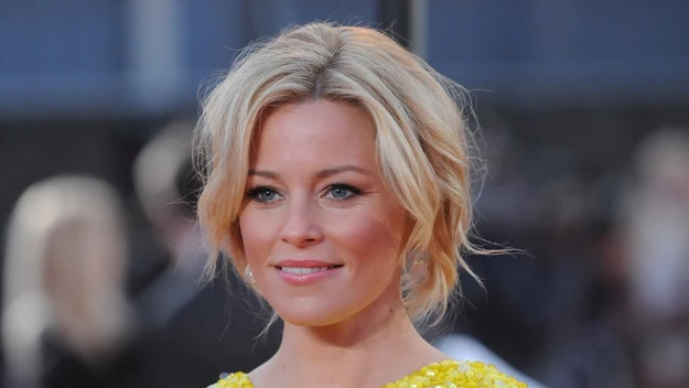 Elizabeth Banks w sukni projektu Bill Blass