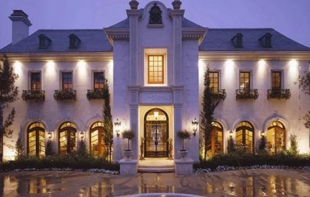 Dom Michaela Jacksona wystawiony na sprzedaż Dom Michaela Jacksona wystawiony na sprzedaż