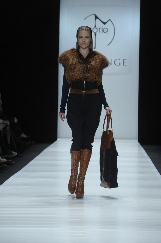 Pokaz Ewy Minge podczas Mercedes Benz Fashion Week Russia