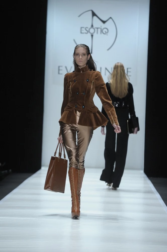 Pokaz Ewy Minge podczas Mercedes Benz Fashion Week Russia