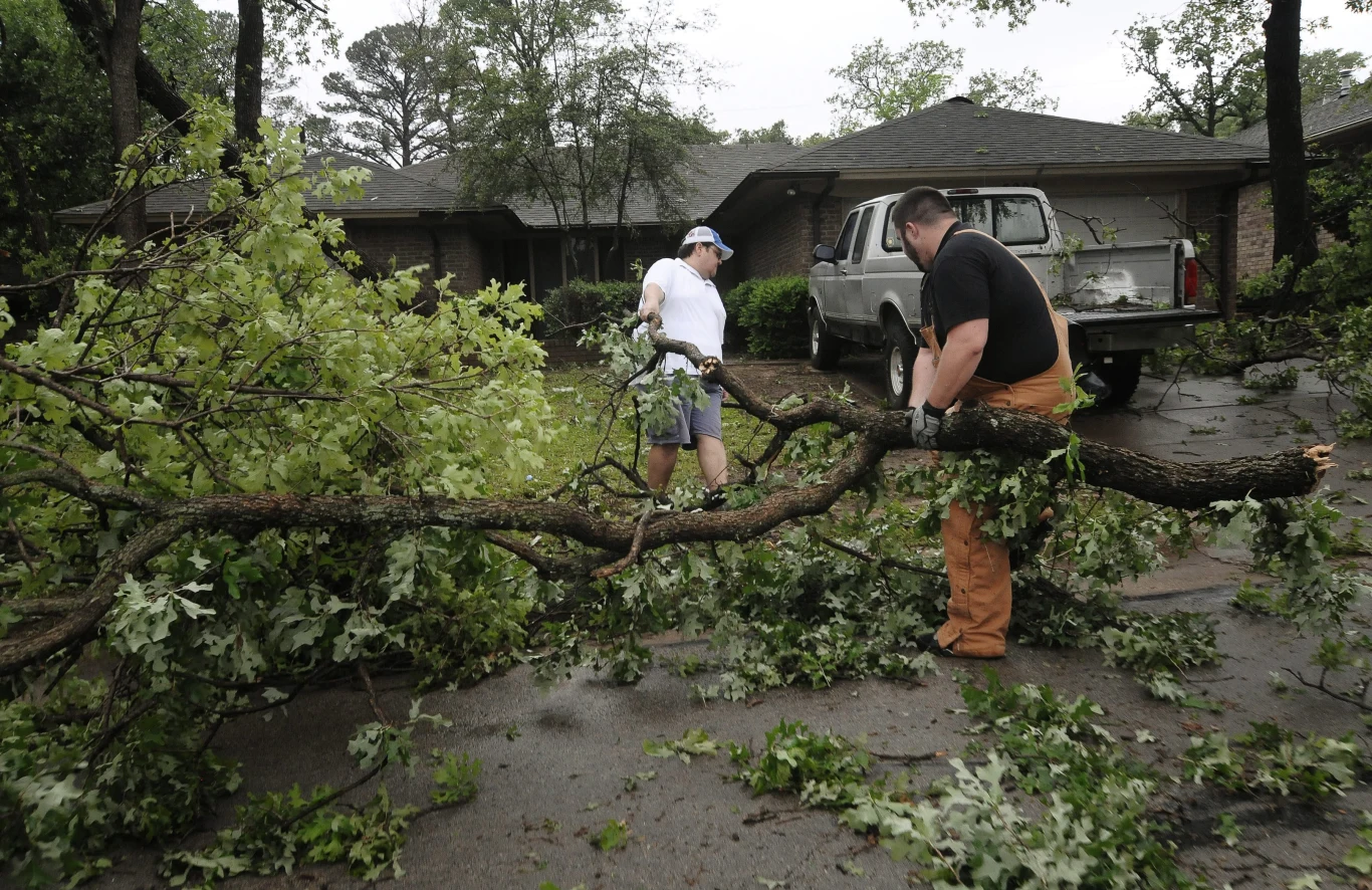 Zniszczenia po tornado w Teksasie