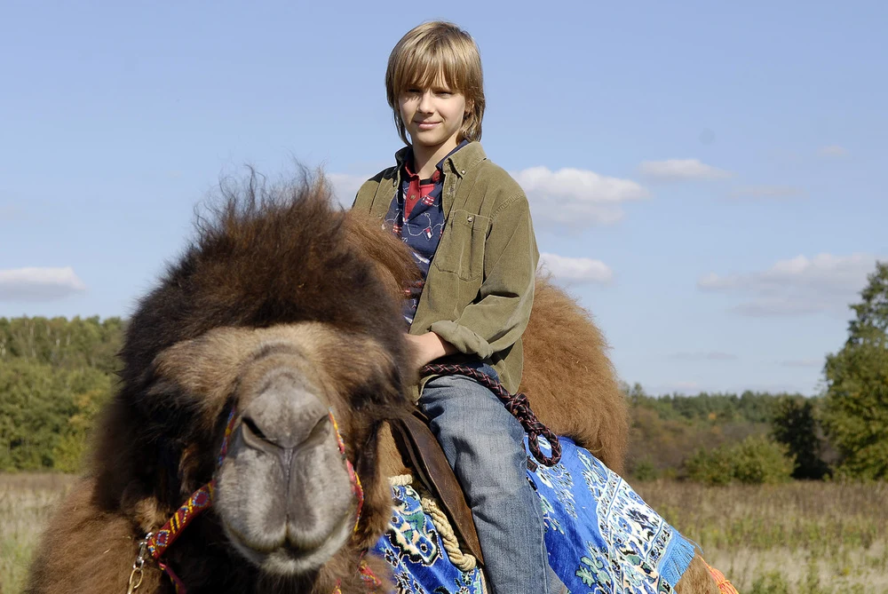 Z pewnością wielką frajdą dla Maćka była możliwość jeżdżenia na wielbłądzie Z pewnością wielką frajdą dla Maćka była możliwość jeżdżenia na wielbłądzie