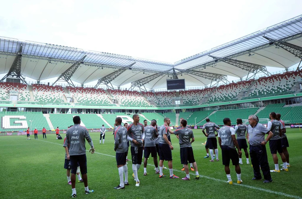 Stadion Miejski Legii Warszawa im. Marszałka Józefa Piłsudskiego, przy ul. Łazienkowskiej 3 Stadion Miejski Legii Warszawa im. Marszałka Józefa Piłsudskiego, przy ul. Łazienkowskiej 3