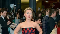 Scarlett Johansson w kreacji Prady