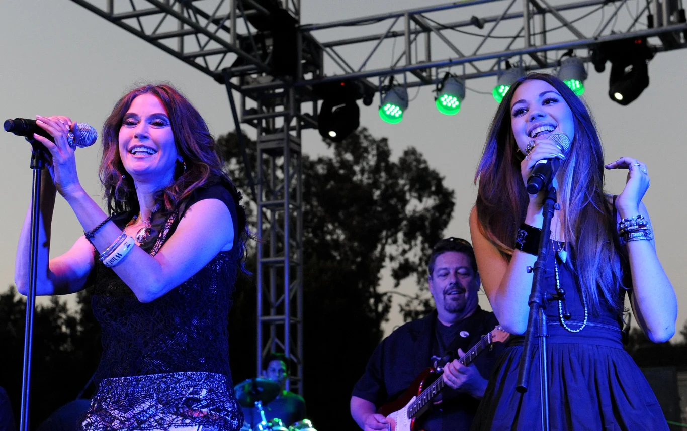 Córka Teri ma zaledwie 14 lat. Według Was na ile wygląda Emerson? Córka Teri ma zaledwie 14 lat. Według Was na ile wygląda Emerson?