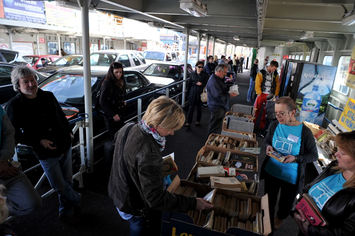"Pływający" kiermasz książek na promie łączącym Świnoujście z lądem