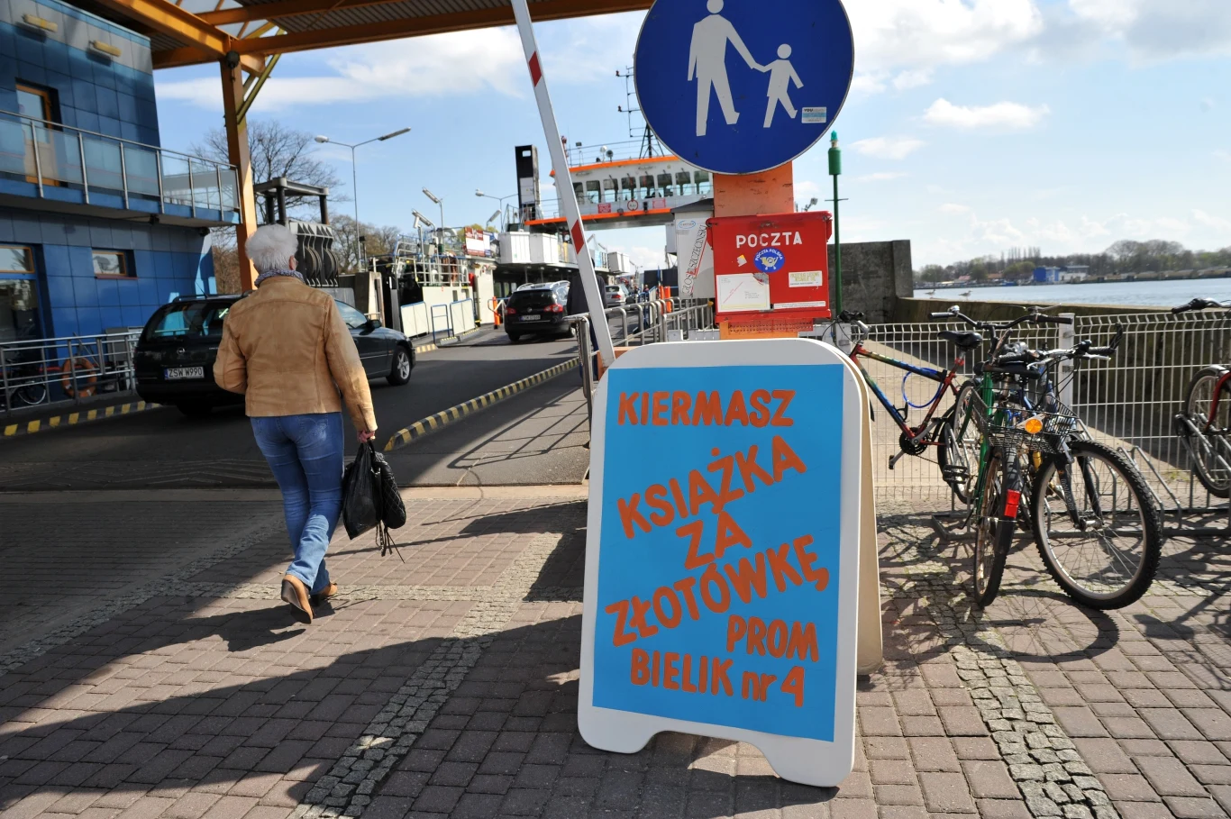 "Pływający" kiermasz książek na promie łączącym Świnoujście z lądem